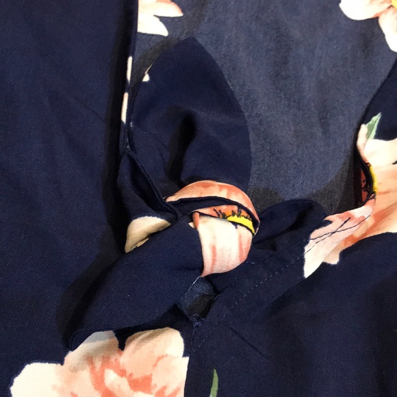 Altar’d State Janie Dress in 90’s Daisy Print NEW - Picture 4 of 6